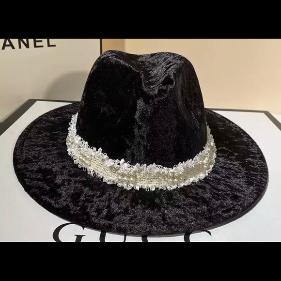 NEW, Crushed Velvet Wide Brim Fedora - Picture 4 of 8